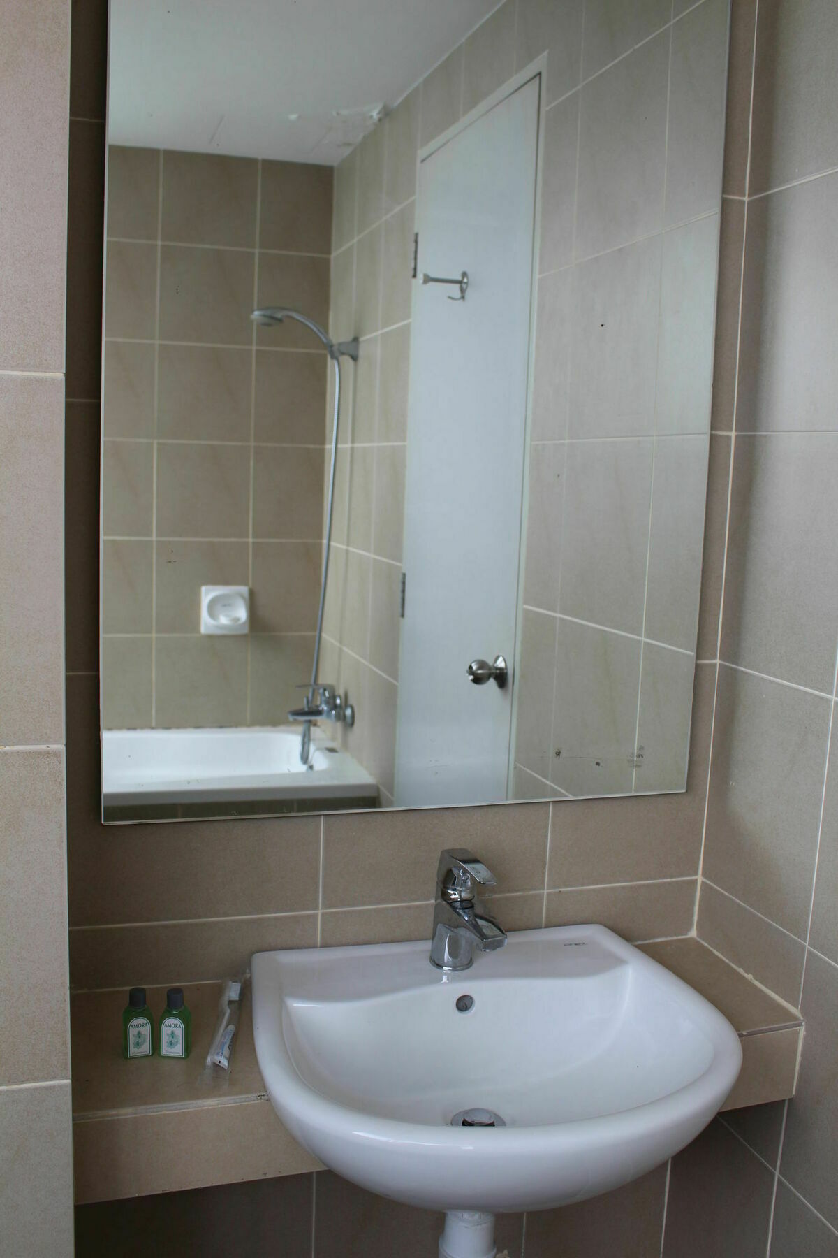Peaceful Service Suite At Taragon Putri Bintang Куала Лумпур Екстериор снимка